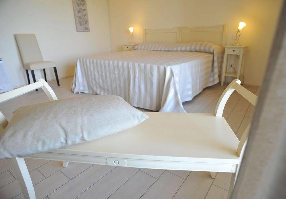 Agriturismo Colle Dei Pivi 庞蒂索明西奥 外观 照片